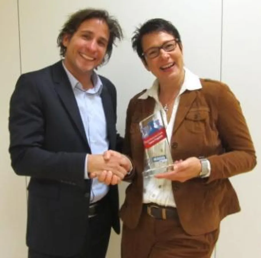 Martina Höpfner, VEGA Deutschland und Adrian Hensen, ABSOLVENTA