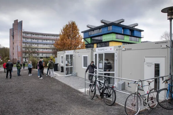 Bild: ELA Container baut Interimsmensa - Lösungsorientierte Beratung überzeugt