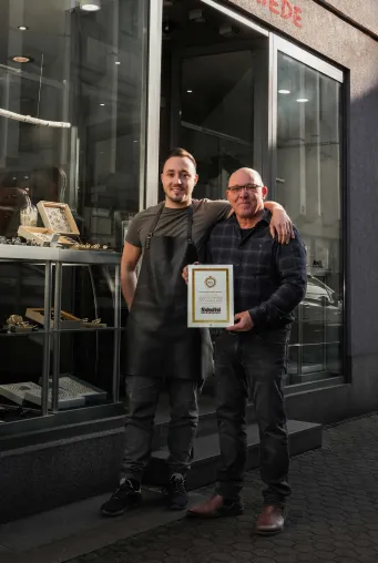 Gewinner der „Trauring Goldschmied des Jahres 2025“ Awards Bild: Gewinner der „Trauring Goldschmied des Jahres 2025“ Awards