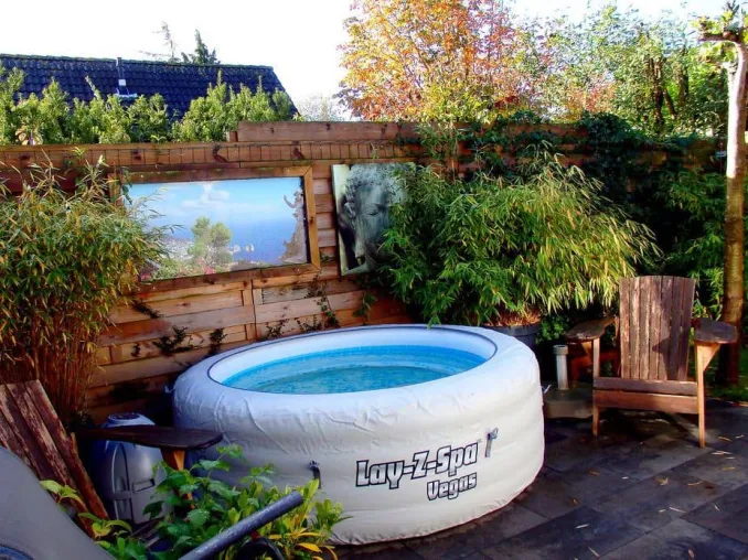 Bild: Aufblasbare Whirlpools im Sommer 2018 - Wieviel kosten gute Modelle?