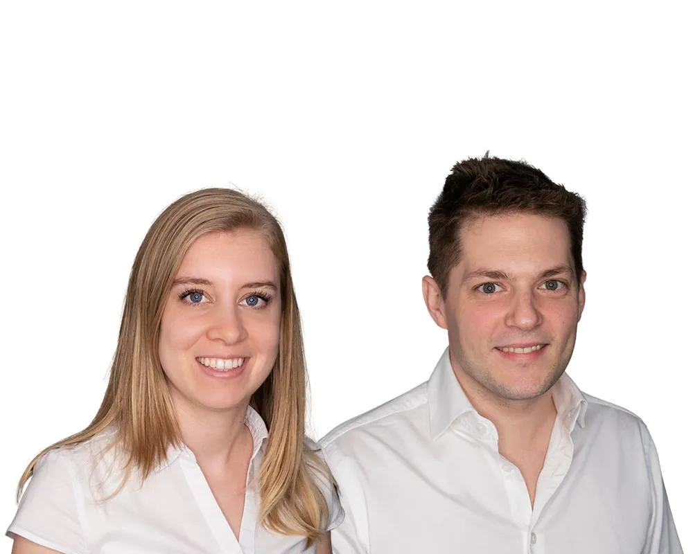 Adrienn Földi, Junior Programmatic Consultant bei e-dialog und Dominic Ginda, Technical Digital Anal
