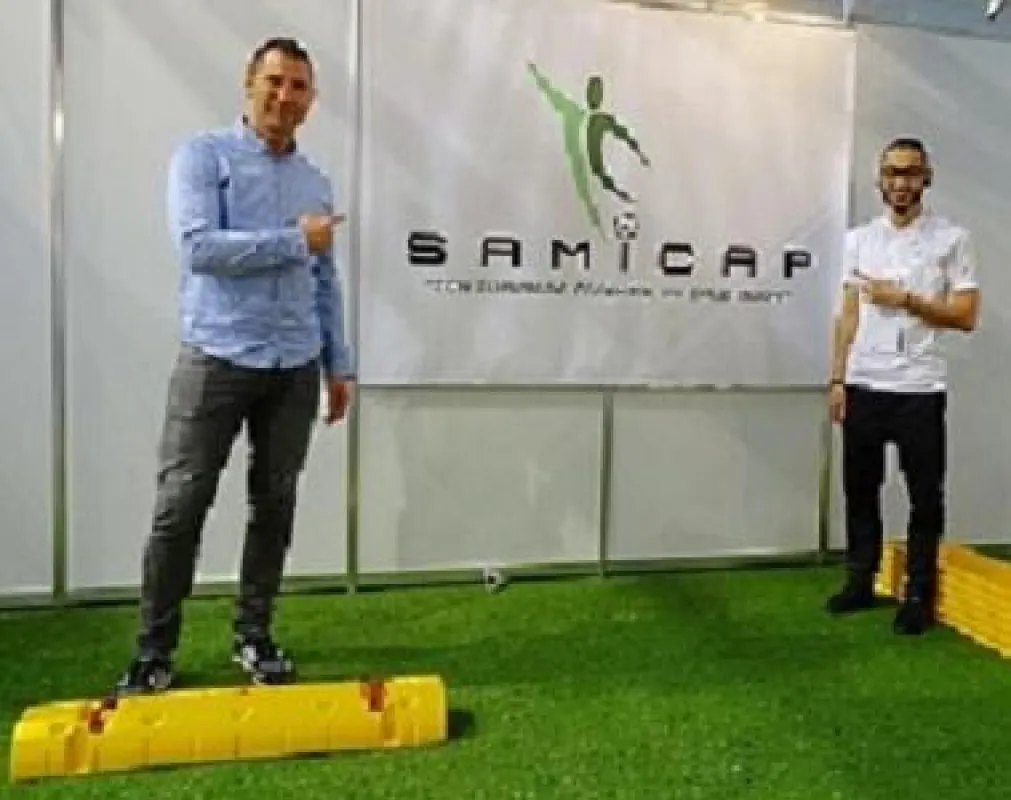 CEO Ozan Capan (rechts) mit Löwen-Legende Bernhard Winkler (links)