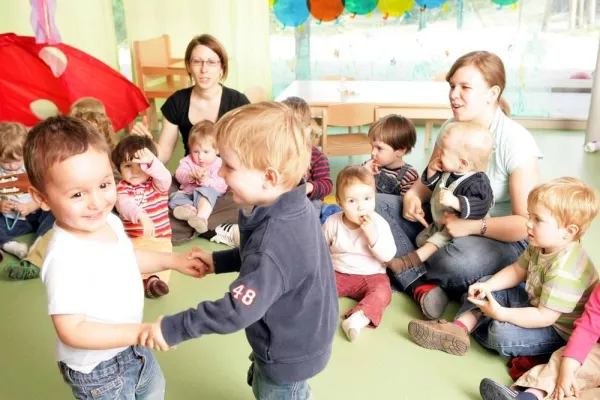 Bild: Ein Jahr „Gummi-Bärchen“ - Gelungenes Zusammenspiel von Pädagogik und Architektur