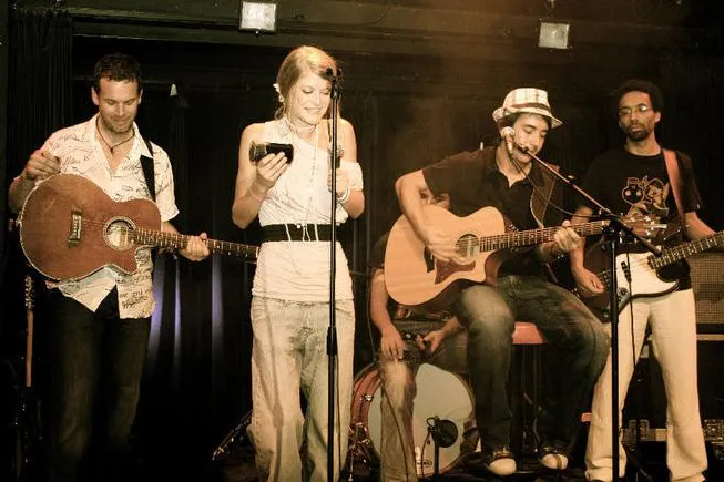 Songwriter trifft Rio Reiser, Doppelkonzert in der Kulturschranne Bild: Songwriter trifft Rio Reiser, Doppelkonzert in der Kulturschranne
