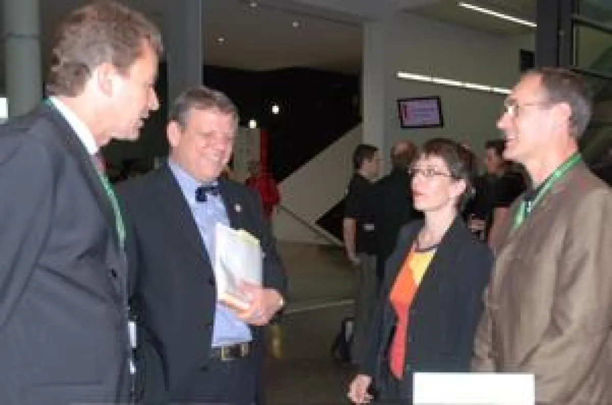 Detlef Braun (Messe Frankfurt), Staatsminister Volker Hoff (CDU), Manuela Schiffner (Wirtschaftsförderung Frankfurt), Joerg Weber (Weber Networking) bei \'GAMEplaces International\'