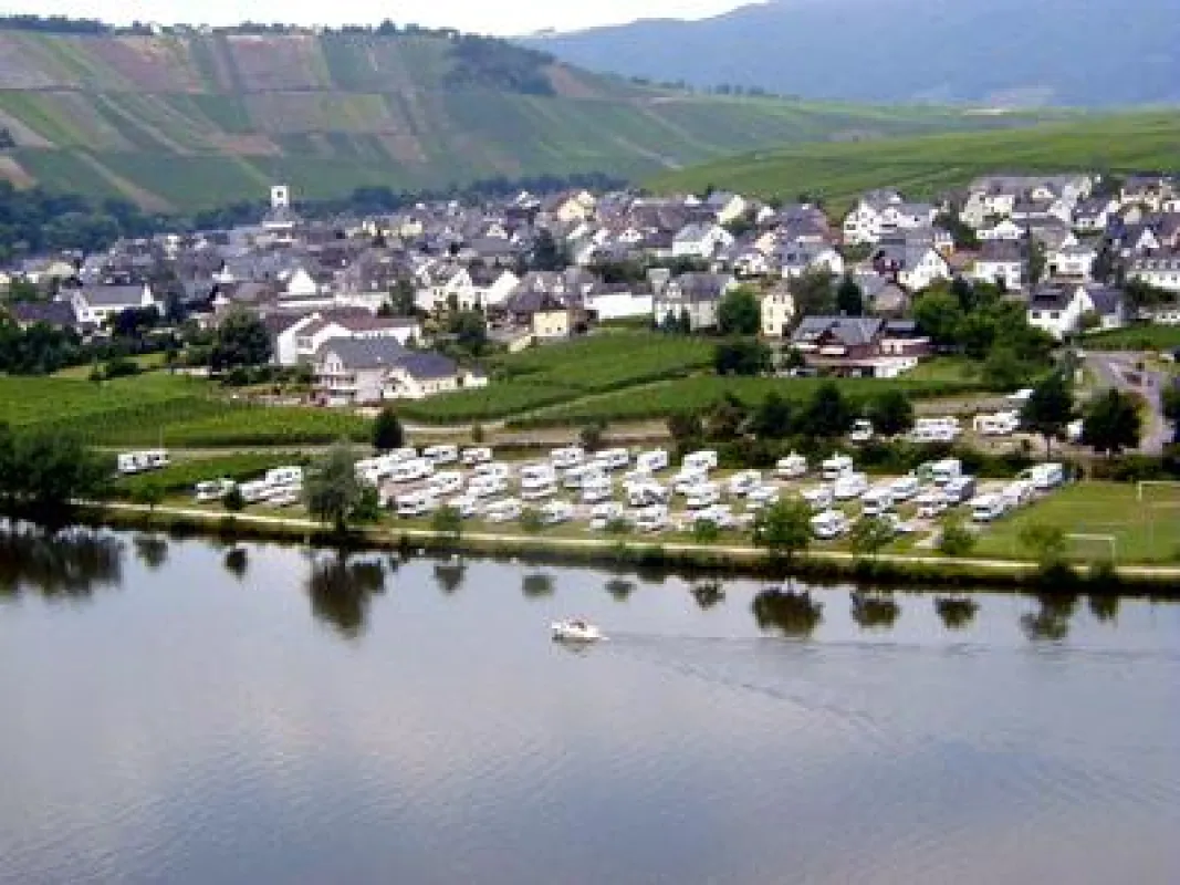 Zwischen Weindorf und Mosel: der Reisemobilpark Minheim