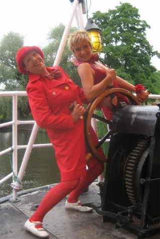 Bild: Benefiz Potsdam am 28.10.2007 - Theaterschiff muss sein