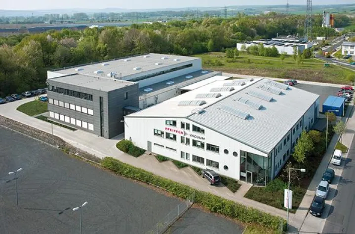 Aus Trinos Vakuum-Systeme GmbH wird Pfeiffer Vacuum Components & Solutions GmbH Bild: Aus Trinos Vakuum-Systeme GmbH wird Pfeiffer Vacuum Components & Solutions GmbH