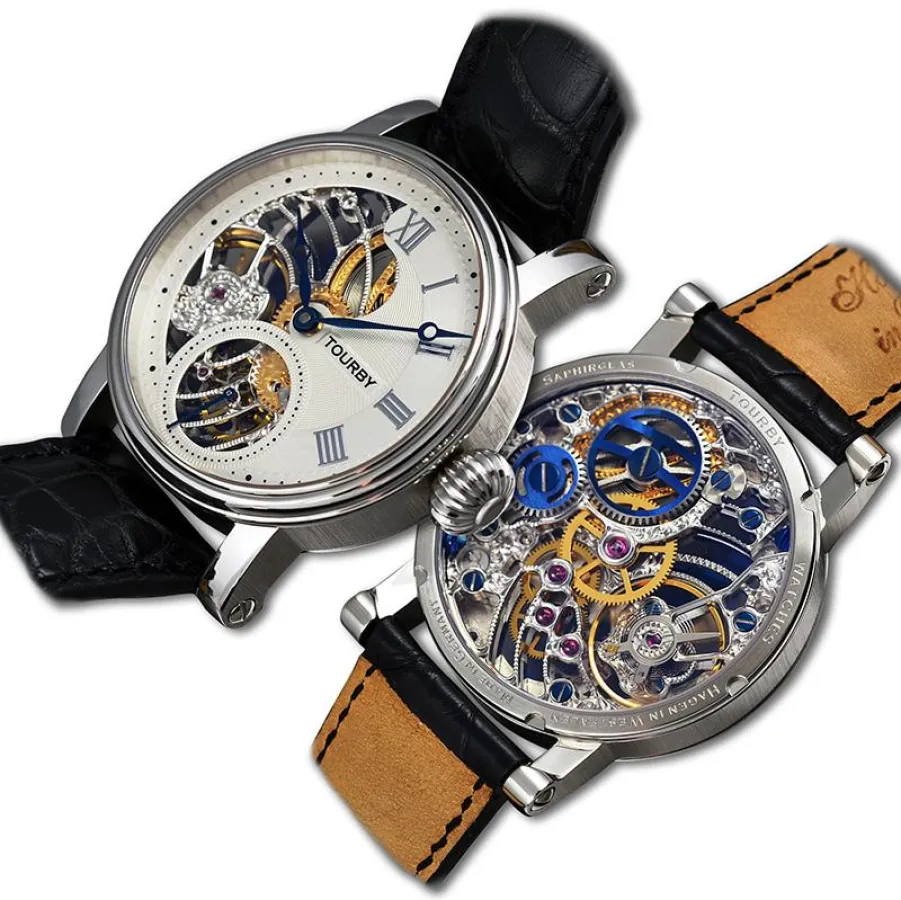 Modell Half Skeleton: von Hand skelettiertes und graviertes Uhrwerk