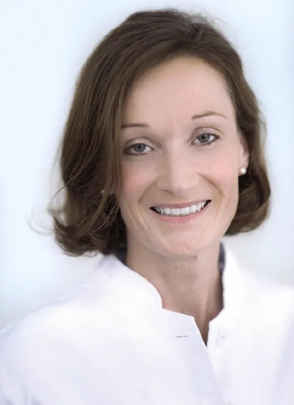 Dr. Kristine Breuer