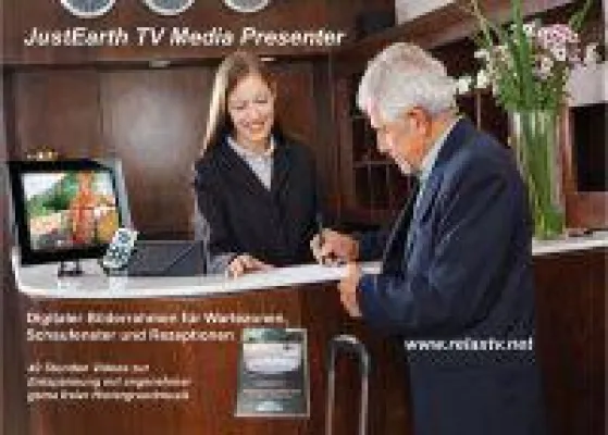 Bild: Warten kann entspannend sein mit dem digitalen Bilderrahmen des JustEarth TV Media Presenter