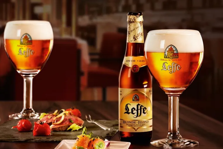 Bild: Frankfurter Hotel-Premiere und Bar-Event am 5. Juni: Belgisches „Leffe-Bier“ im Ausschank