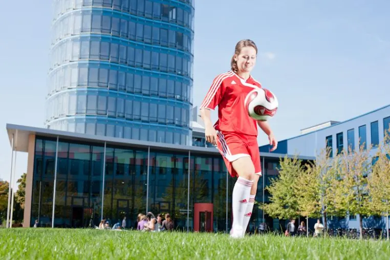 Bild: Für die Karriere nach der Karriere: Leistungssportler studieren an der SRH FernHochschule Riedlingen