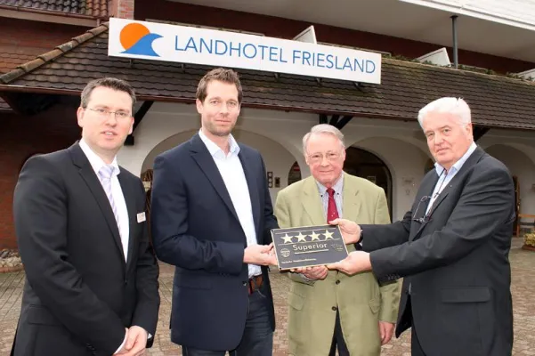 Upstalsboom Landhotel Friesland nach Renovierung mit Vier-Sternen-Superior Bild: Upstalsboom Landhotel Friesland nach Renovierung mit Vier-Sternen-Superior