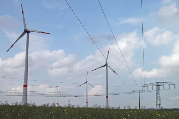 Bild: Netzausbau in Brandenburg: E.DIS nimmt mehr Strom aus erneuerbaren Energien ins Stromnetz in der Uckermark auf