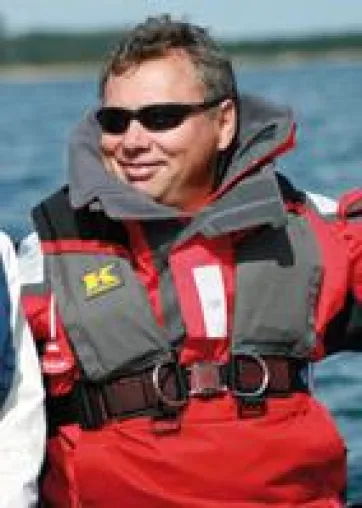 Bild: Rettungswesten in modernem Design: KADEMATIC präsentiert neue Modelle zur boot