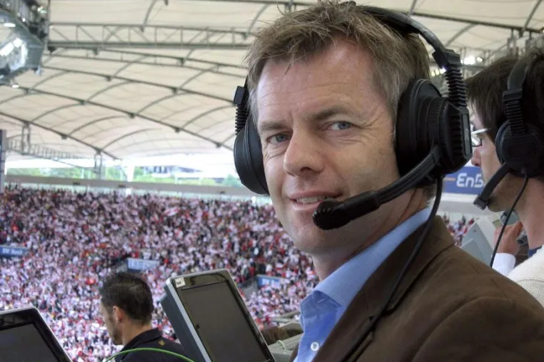Bild: Tom Bartels moderiert „Flutlicht“ / ARD-Fußballexperte jetzt auch im Mainzer SWR-Fernsehstudio