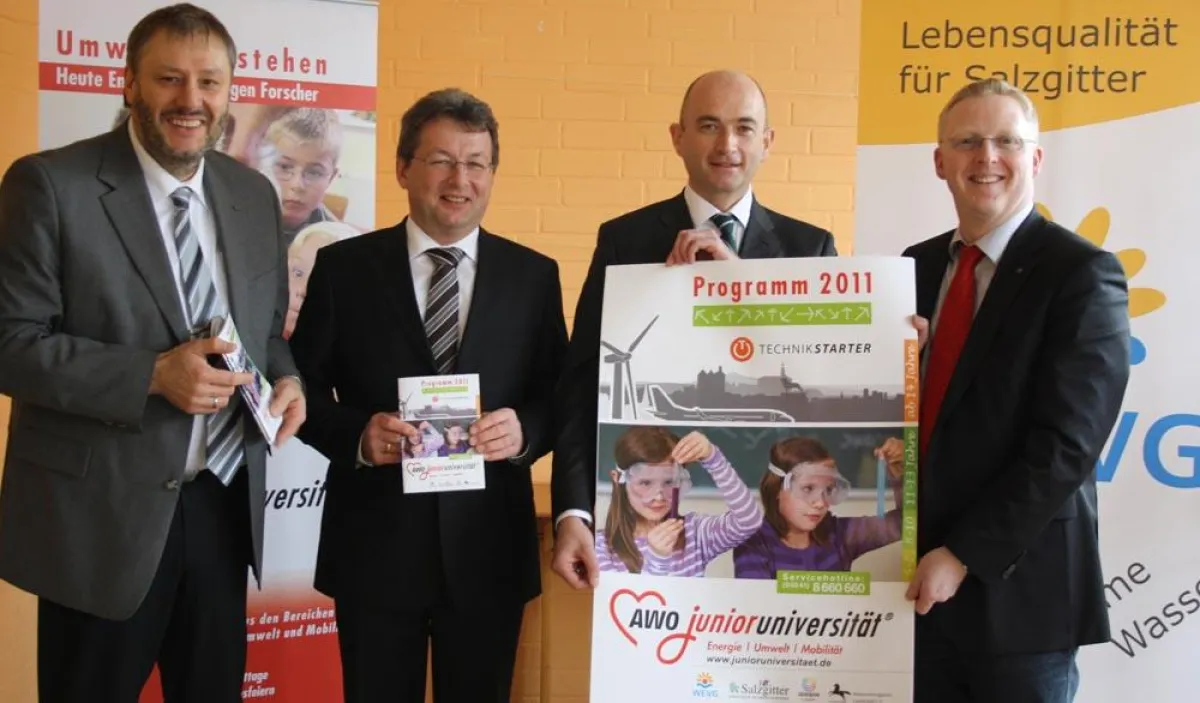 Dirk Bitterberg, Torsten Zink und Rainer Krause (WEVG Salzgitter) und Falk Hensel. Foto: WEVG