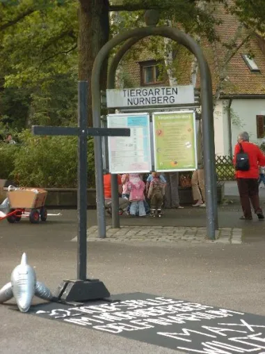Delfinschutz-Organisationen warnen vor weiteren Todesfällen in der Nürnberger Delfin-Lagune Bild: Delfinschutz-Organisationen warnen vor weiteren Todesfällen in der Nürnberger Delfin-Lagune