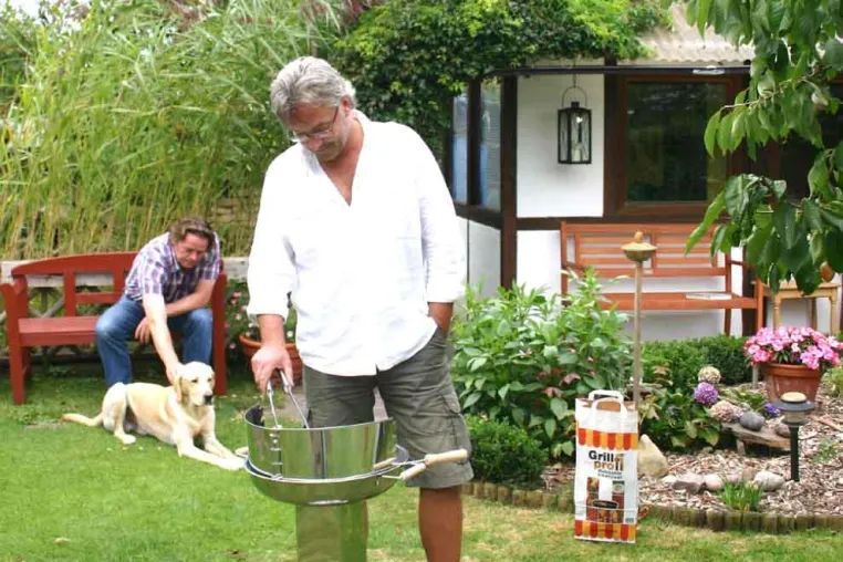 Bild: Grillprofi: Bloß keine Hektik beim Grillen - Alles braucht seine Zeit