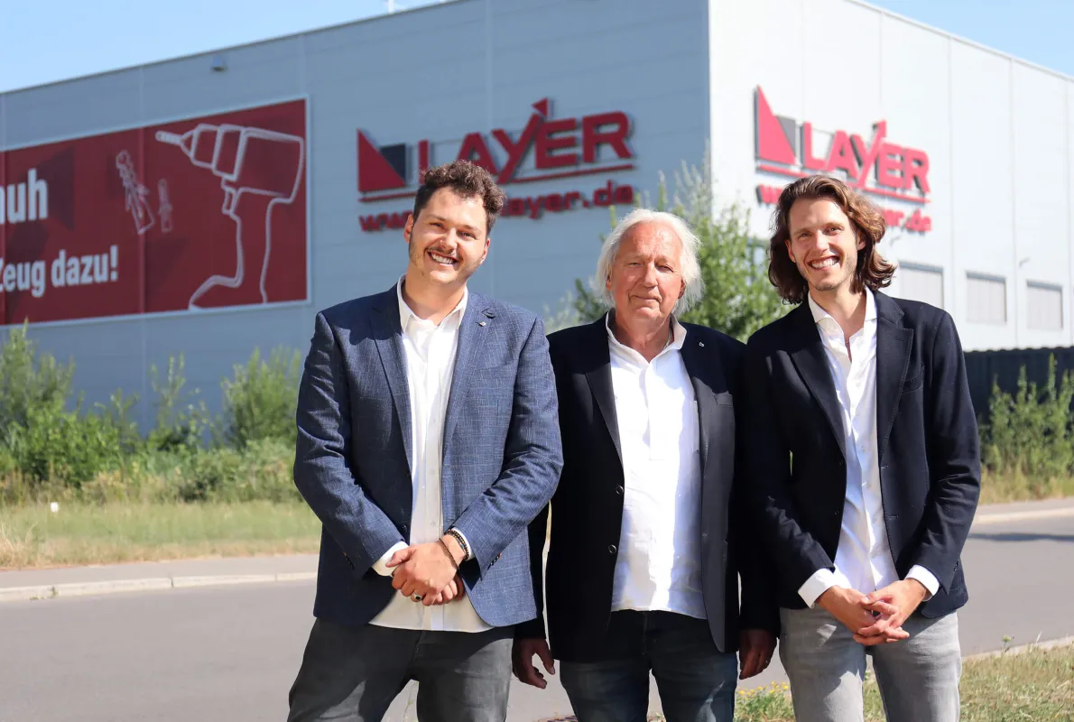 David Layer (Geschäftsführer), Jürgen Layer (Gründer) und Patrick Layer (Geschäftsführer) (© LAYER-Grosshandel GmbH & Co. KG)
