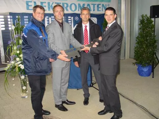Bild: Einweihung der neuen Logistikhalle mit Büro für Frima GfA ALEKTROMATEN in Düsseldorf