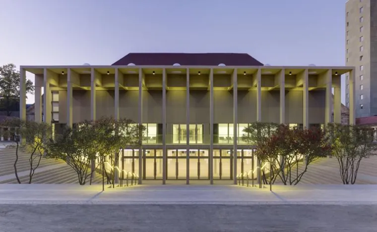 Bild: Modernes Lichtambiente im Kongress Palais der Stadthalle Kassel