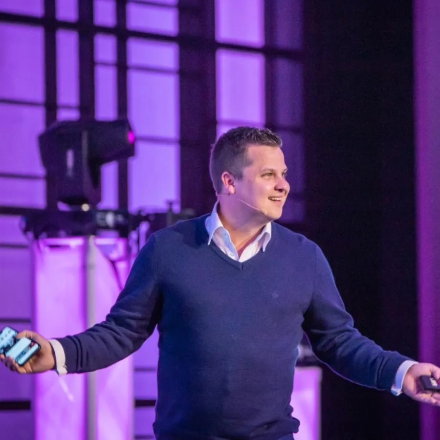 Dennis Loos beim Genius Forum in Düsseldorf