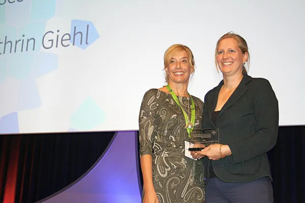 Bild: Dermatologie der LMU und MyTherapy App erhalten Kindness for Kids Versorgungspreis 2016