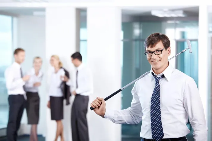 Bild: After Work Golf – Schnelle Runde nach getaner Arbeit