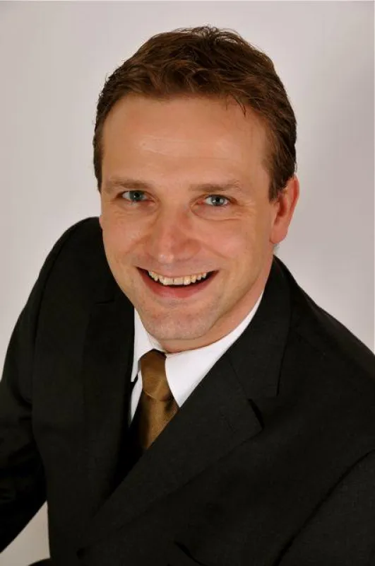 Dr. Holger Dewes