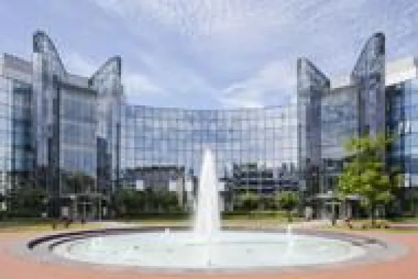 Bild: “Hisense“ mietet über DIP-Partner AENGEVELT 1.300 m² Bürofläche im Düsseldorfer “Prinzenpark“