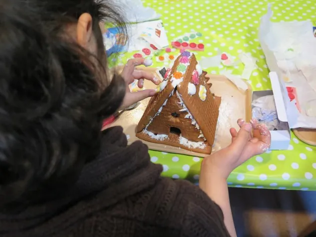 Bild: 2.000 Euro und Lebkuchenhäuser für die Jenfelder Kaffeekanne