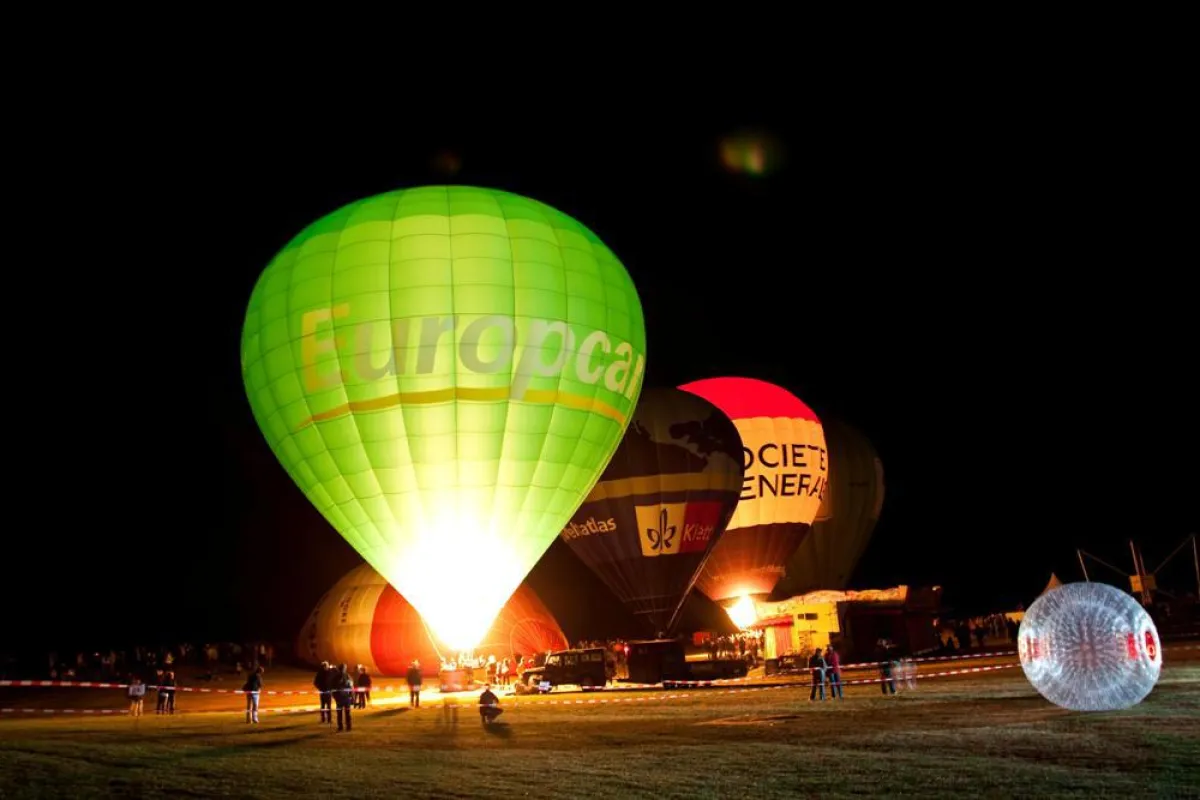Ballonglühen auf dem Ballonfestival Bonn