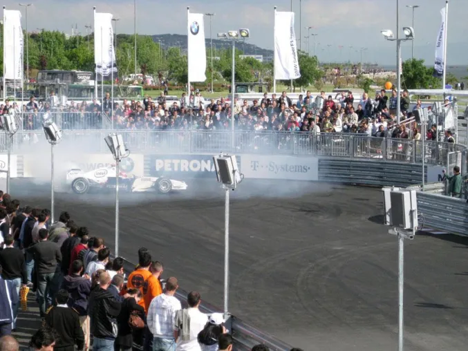 Bild: CAMCO / Nexo – Beschallungsequipment beim Pit Lane Park 2008
