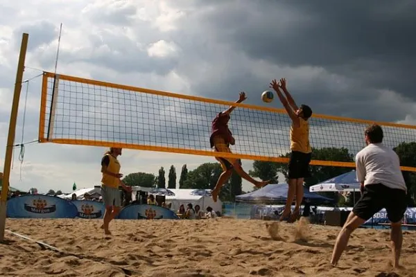 Legendärer Beach Cup des Pirnaer Leo-Clubs für einen guten Zweck Bild: Legendärer Beach Cup des Pirnaer Leo-Clubs für einen guten Zweck