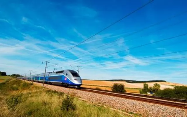 Bild: Reisen wie Gott in Frankreich Voyages-sncf.com engagiert Hasselkus PR für Deutschland