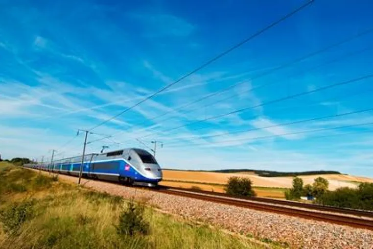 Reisen wie Gott in Frankreich Voyages-sncf.com engagiert Hasselkus PR für Deutschland Bild: Reisen wie Gott in Frankreich Voyages-sncf.com engagiert Hasselkus PR für Deutschland