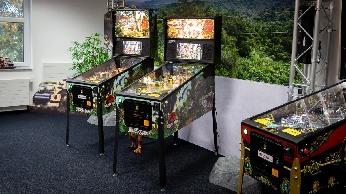 Flipperautomaten werden auf Kundenwunsch individuell verändert (hier die verkürzte Backbox)