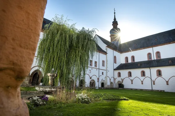 Bild: KulturKids-Tag Spezial! Lesegipfel mit Kirsten Boie und Vitali Konstantinov in Kloster Eberbach