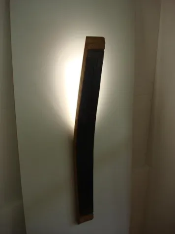 Bachleitner Wohndesign entwirft aus Weinfässern gefertigte Lampen Bild: Bachleitner Wohndesign entwirft aus Weinfässern gefertigte Lampen