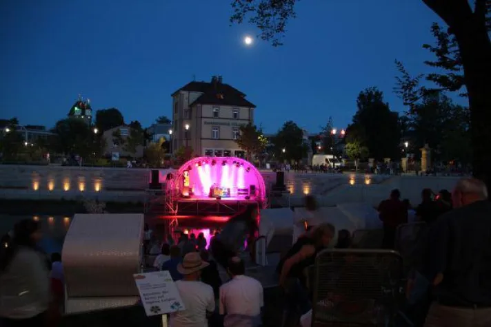 Bild: Seebühne von GEMCO Veranstaltungsmedien war eines der Highlights der Landesgartenschau in Schwäbisch Gmünd