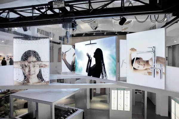 Bild: inspireLED inszeniert Wasserwelt in der Hansgrohe Aquademie