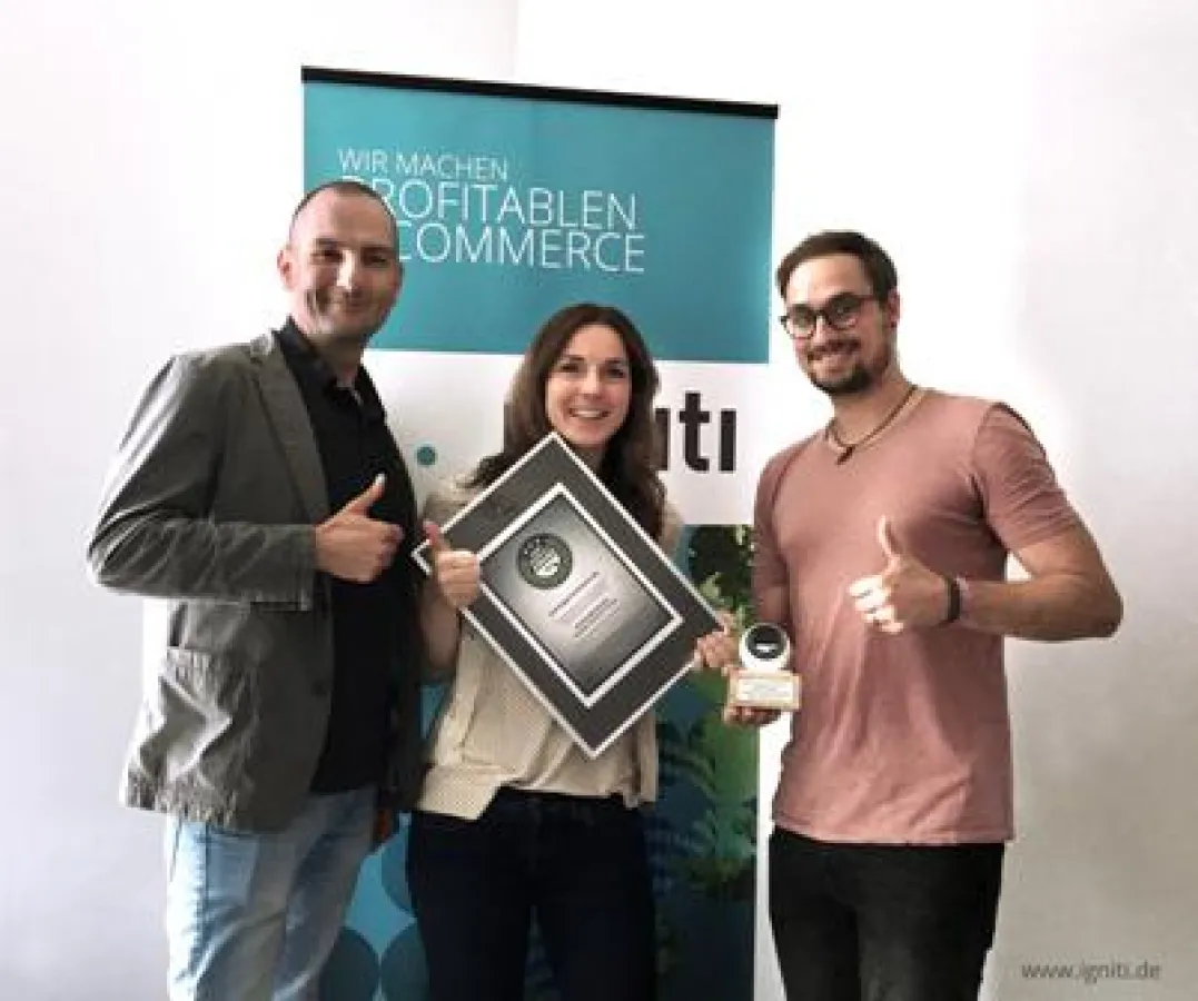 v.l.: Mirko Klopfleisch, Gründer von Gartentraum.de, mit Nicole Grahnert und Christian Matus von der