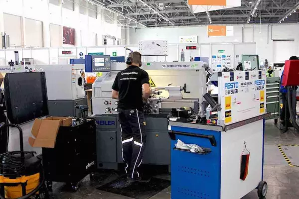 WEILER und KUNZMANN gratulieren den Gewinnern der Berufsweltmeisterschaften WorldSkills in Kasan Bild: WEILER und KUNZMANN gratulieren den Gewinnern der Berufsweltmeisterschaften WorldSkills in Kasan