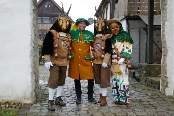 Bild: Mit Schirmherr Manuel Hagel: Hayingen wird zur Fasnets-Hochburg beim Ringtreffen 2025!