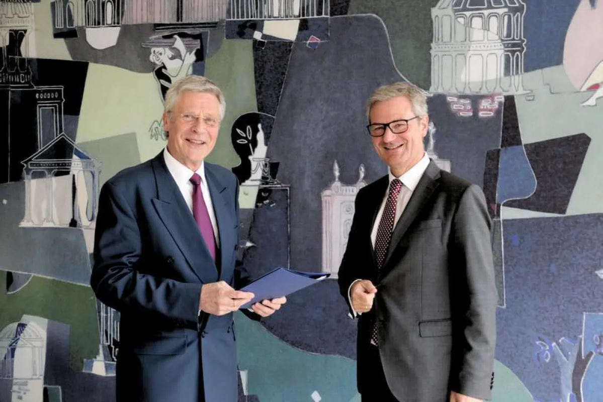 Prof. Dr. Hans-Peter Ullmann (links) und Kay Scheller gestern im BRH ()