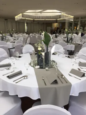 Die richtige Hochzeitslocation und die Herausforderung Planung fuer grosse Hochzeiten Bild: Die richtige Hochzeitslocation und die Herausforderung Planung fuer grosse Hochzeiten