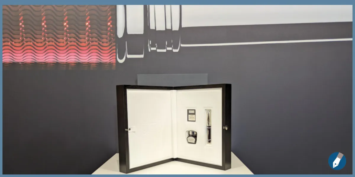 Eine hochwertige Box: Hier wird der sündhaft teure Füllfederhalter von Waldmann/Sekré präsentiert. (© Jörg Stroisch/MiaSkribo)