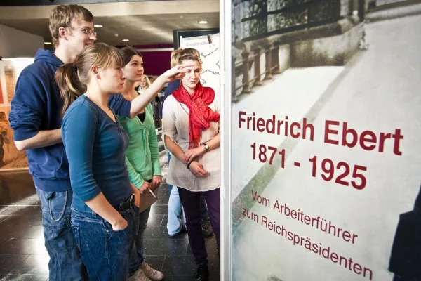 Bild: „Einen großen Politiker auch als Mensch begreifen“
